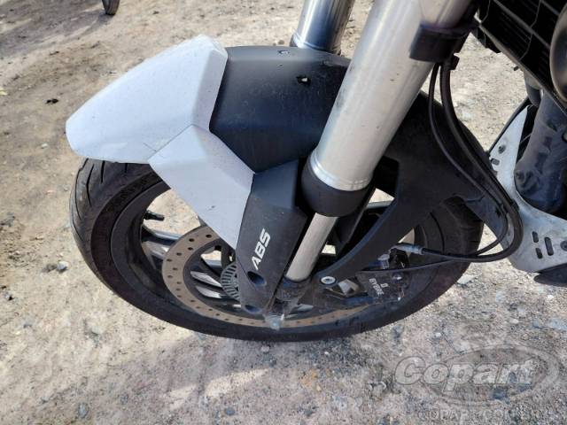 2025 BAJAJ DOMINAR 