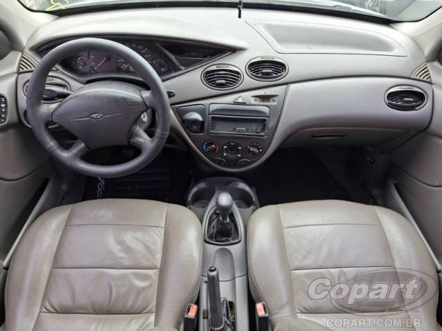 2001 FORD FOCUS 
