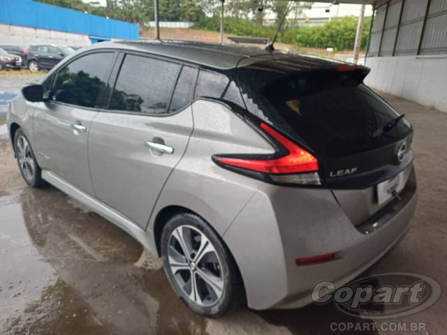 2022 NISSAN LEAF 