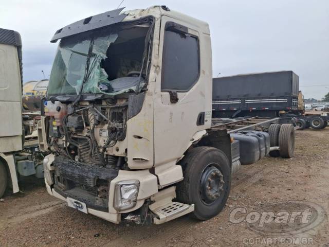 2020 VOLVO VM 