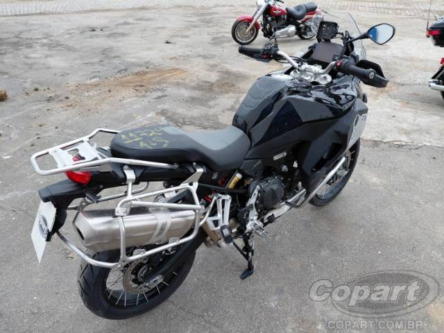 2025 BMW F 900 