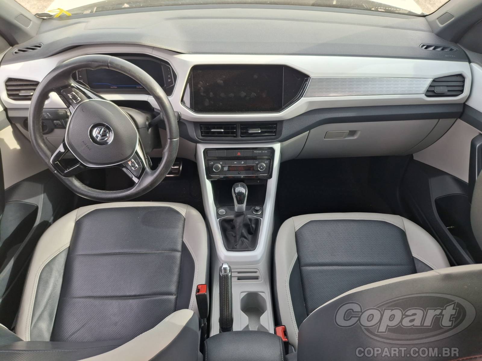 2021 VOLKSWAGEN T-CROSS — foto 9 de 11