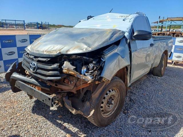 2020 TOYOTA HILUX CS 