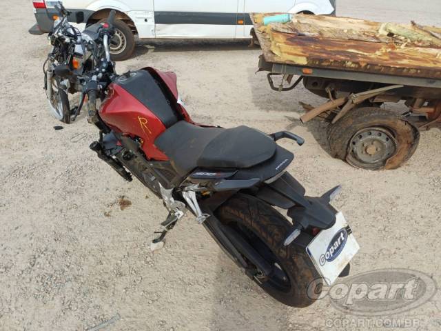 2025 HONDA CB 300F 
