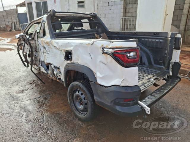 2025 FIAT STRADA 