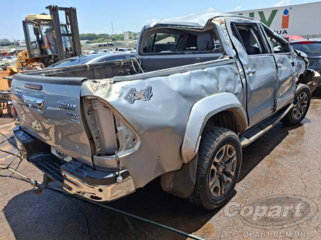 2024 TOYOTA HILUX CD 