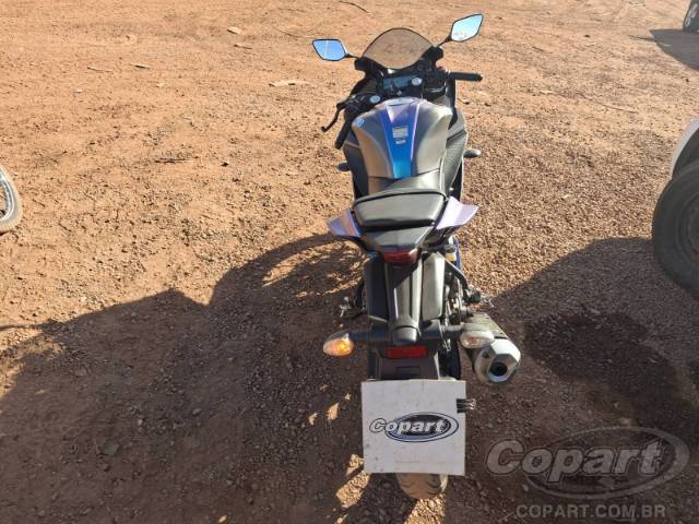 2025 YAMAHA YZF R15 