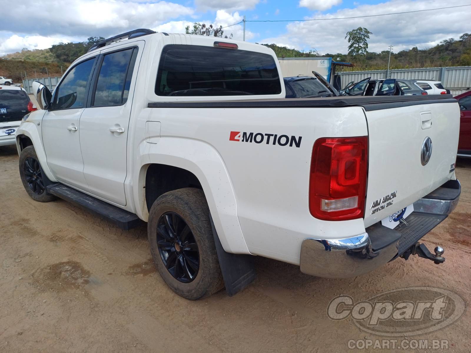 2015 VOLKSWAGEN AMAROK — foto 3 de 10