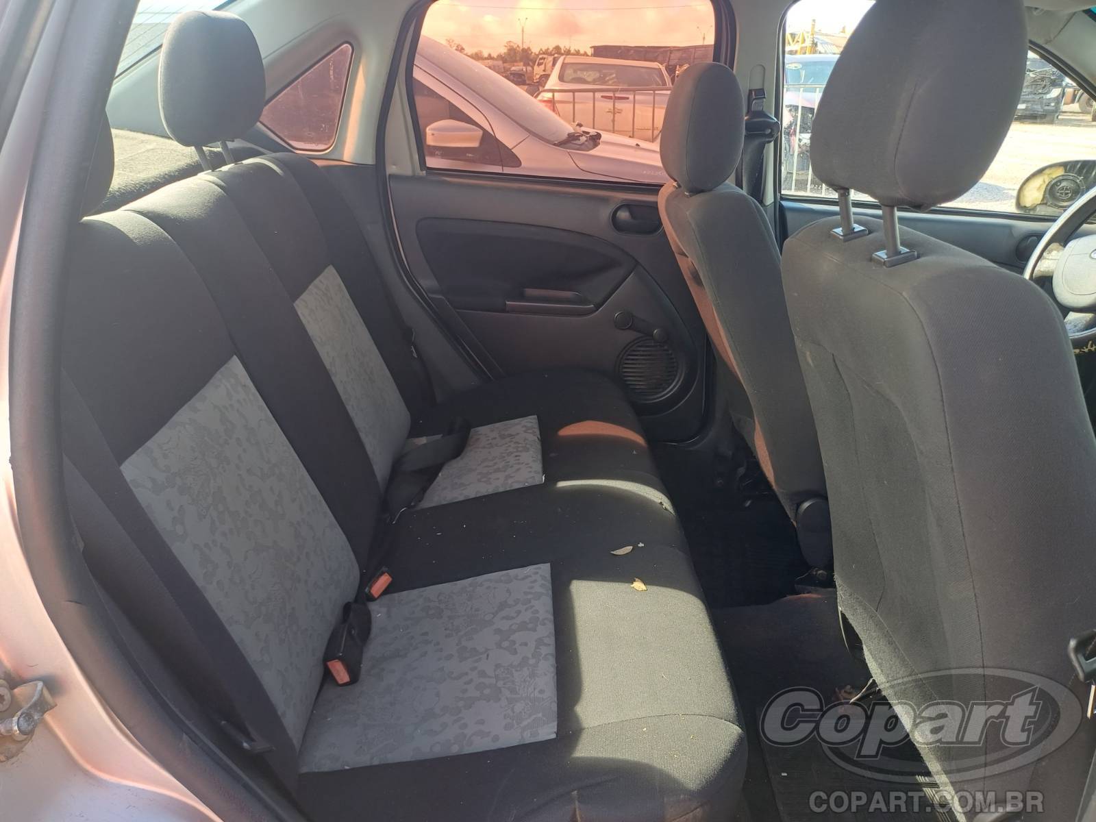 2008 FORD FIESTA SEDAN — foto 6 de 10