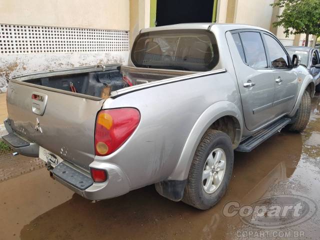 2013 MITSUBISHI L200 TRITON 