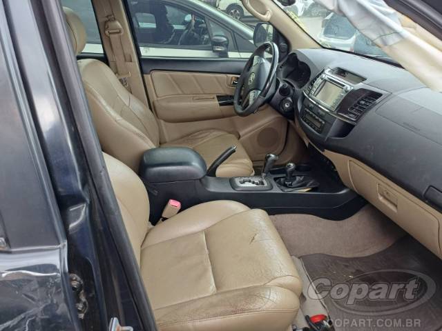 2014 TOYOTA HILUX SW4 