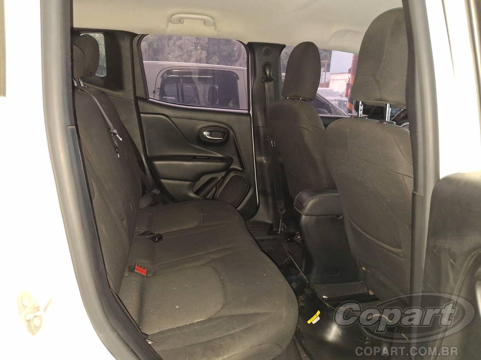 Foto 6 de 10: 2021 JEEP RENEGADE