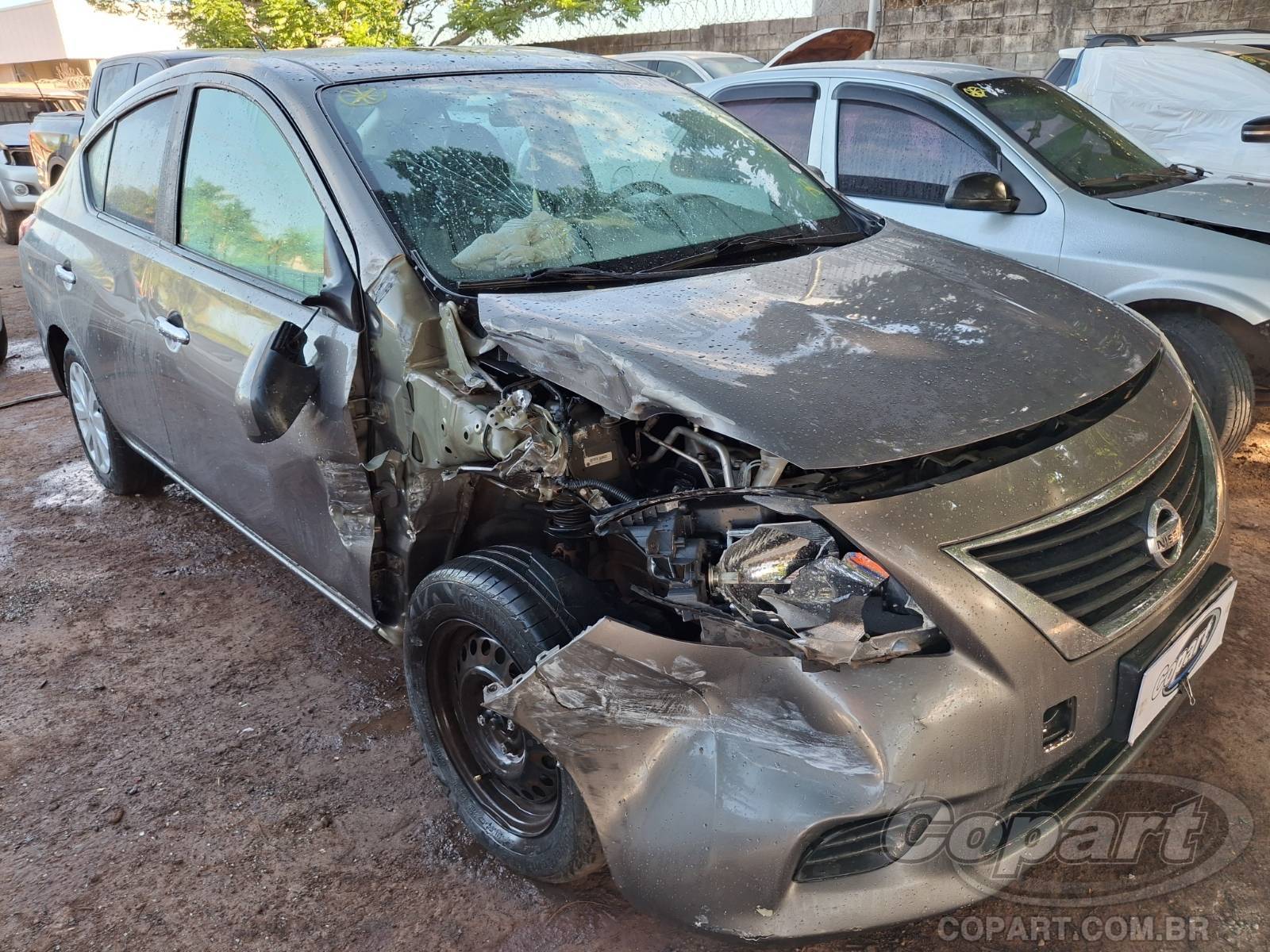 NISSAN VERSA SV 1.6 16V 2013