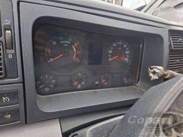 2010 VOLKSWAGEN CONSTELLATION 