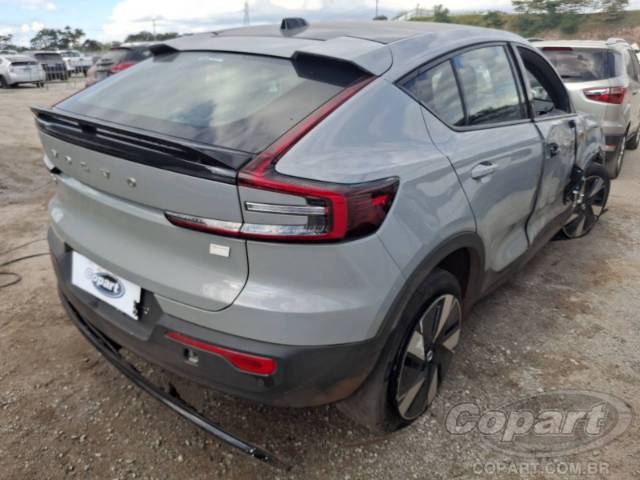 2024 VOLVO C40 