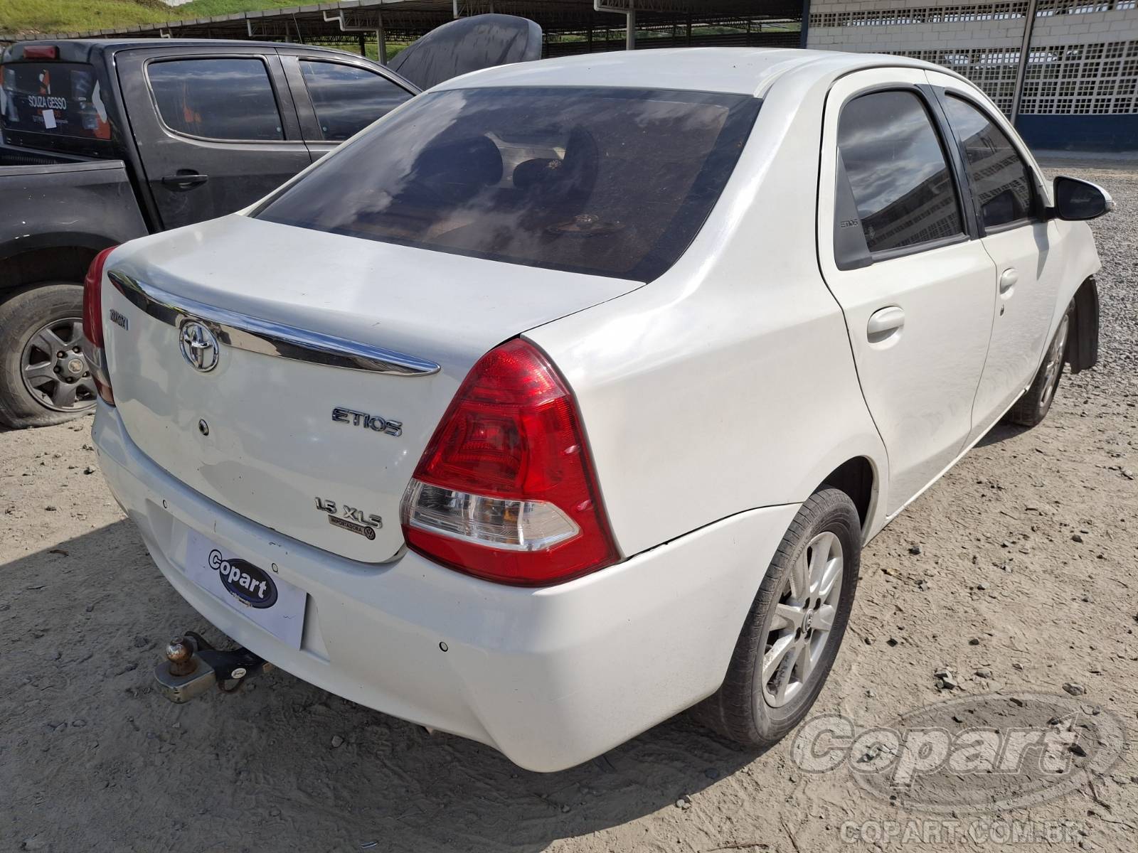 2017 TOYOTA ETIOS SEDA — foto 4 de 11