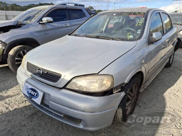 2001 CHEVROLET ASTRA SEDAN 