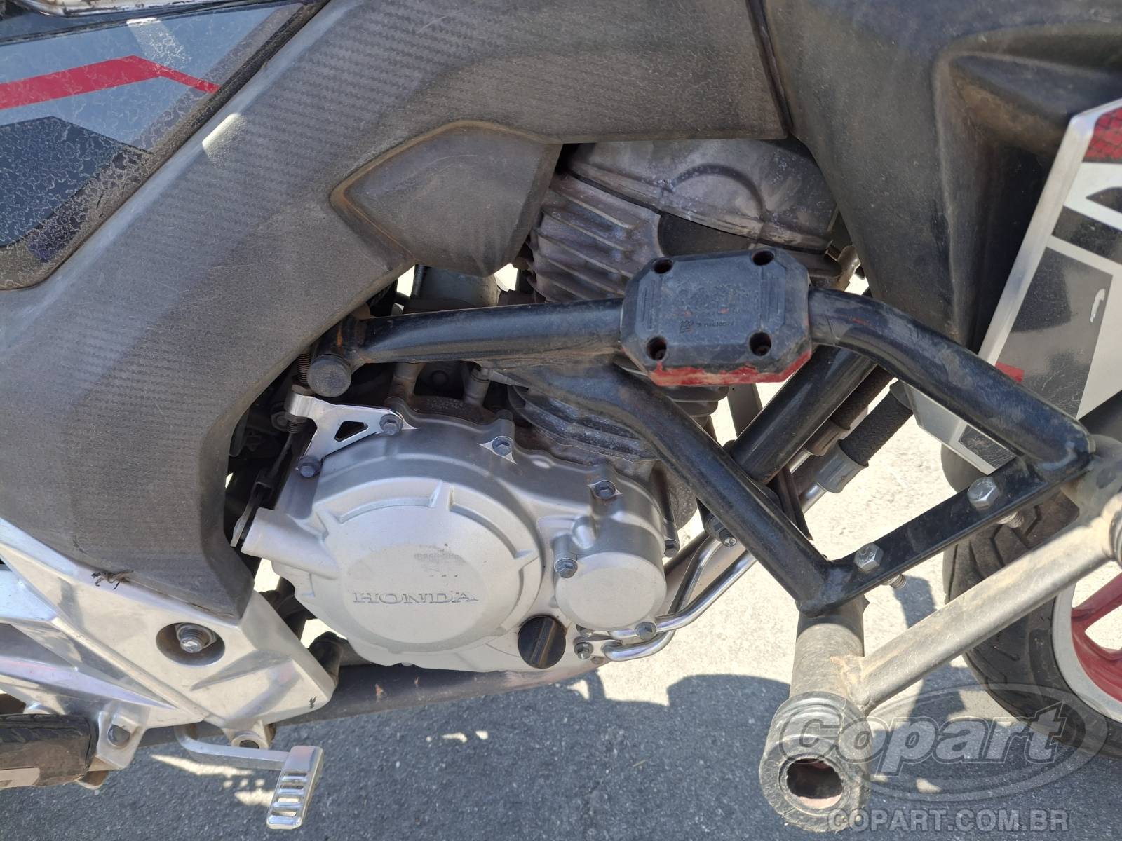 Foto 6 de 10: 2021 HONDA CB 250 F