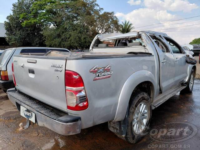 2013 TOYOTA HILUX CD 