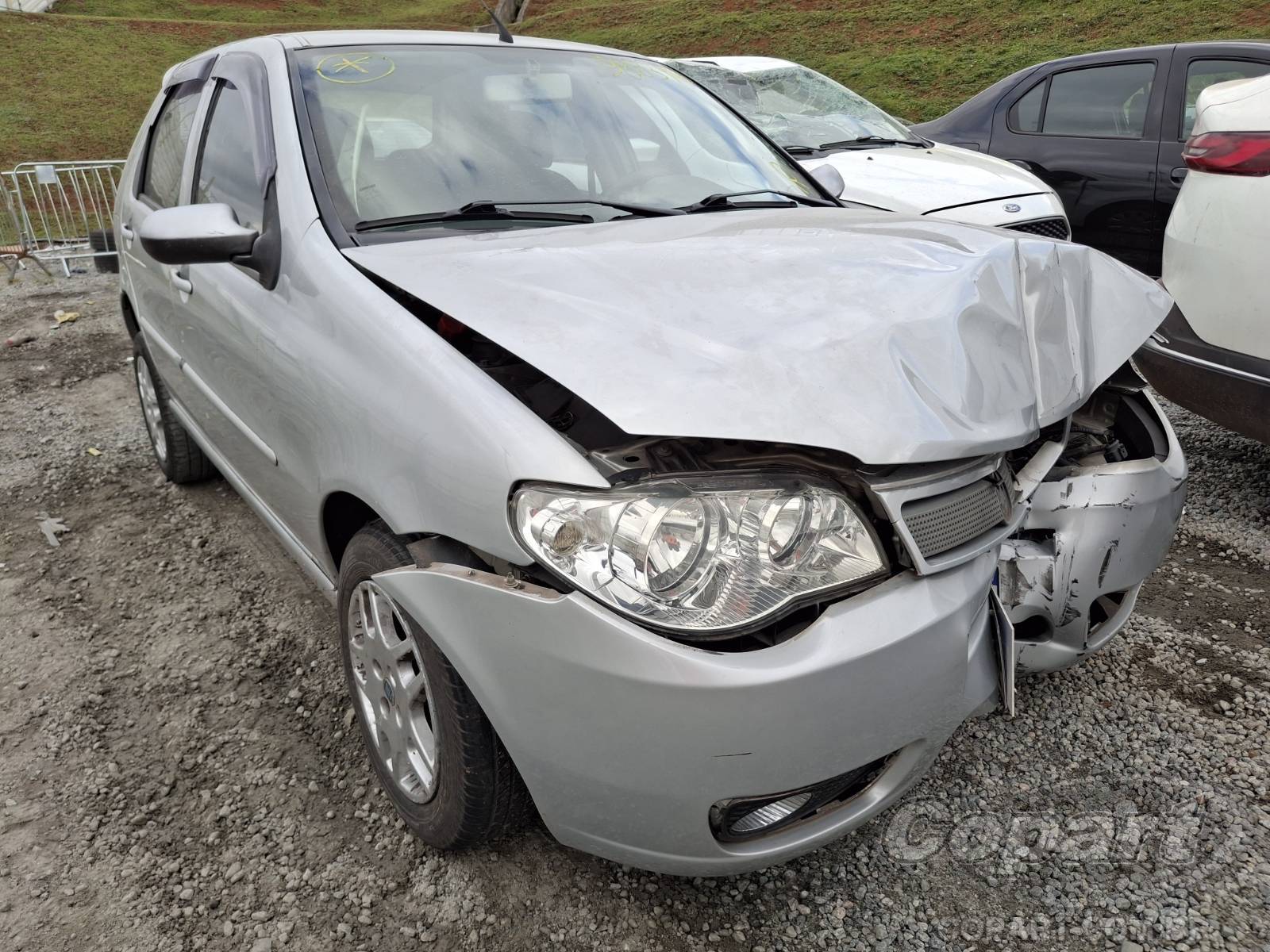 Veículo Fiat Palio Fiat Palio ELX 1.4 2006 Médio Estado com Motor Funcionando 2006 em leilão
