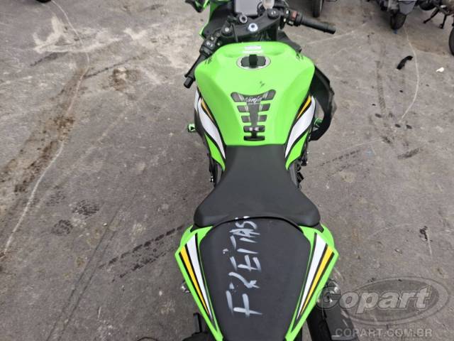 2025 KAWASAKI NINJA ZX-6R 