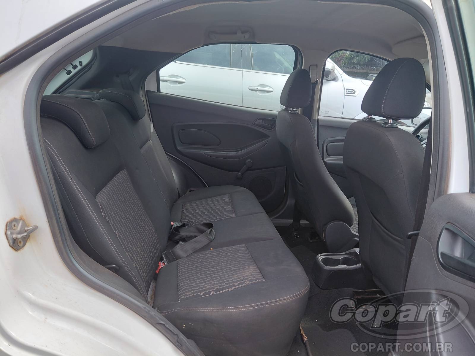Foto 6 de 10: 2015 FORD KA