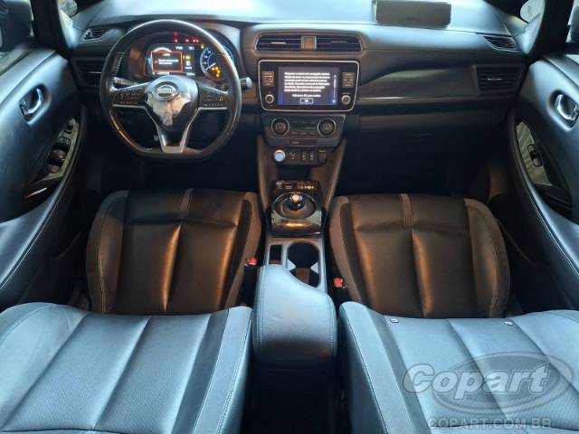 2022 NISSAN LEAF 
