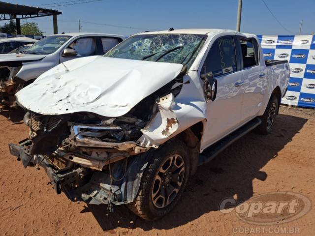 2023 TOYOTA HILUX CD 