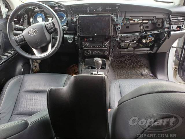 2025 TOYOTA HILUX CD 
