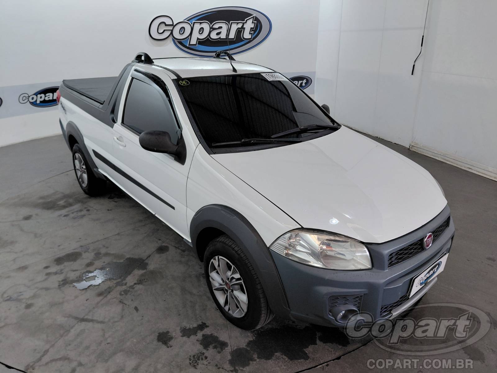 Fiat Strada 2017 em leilão