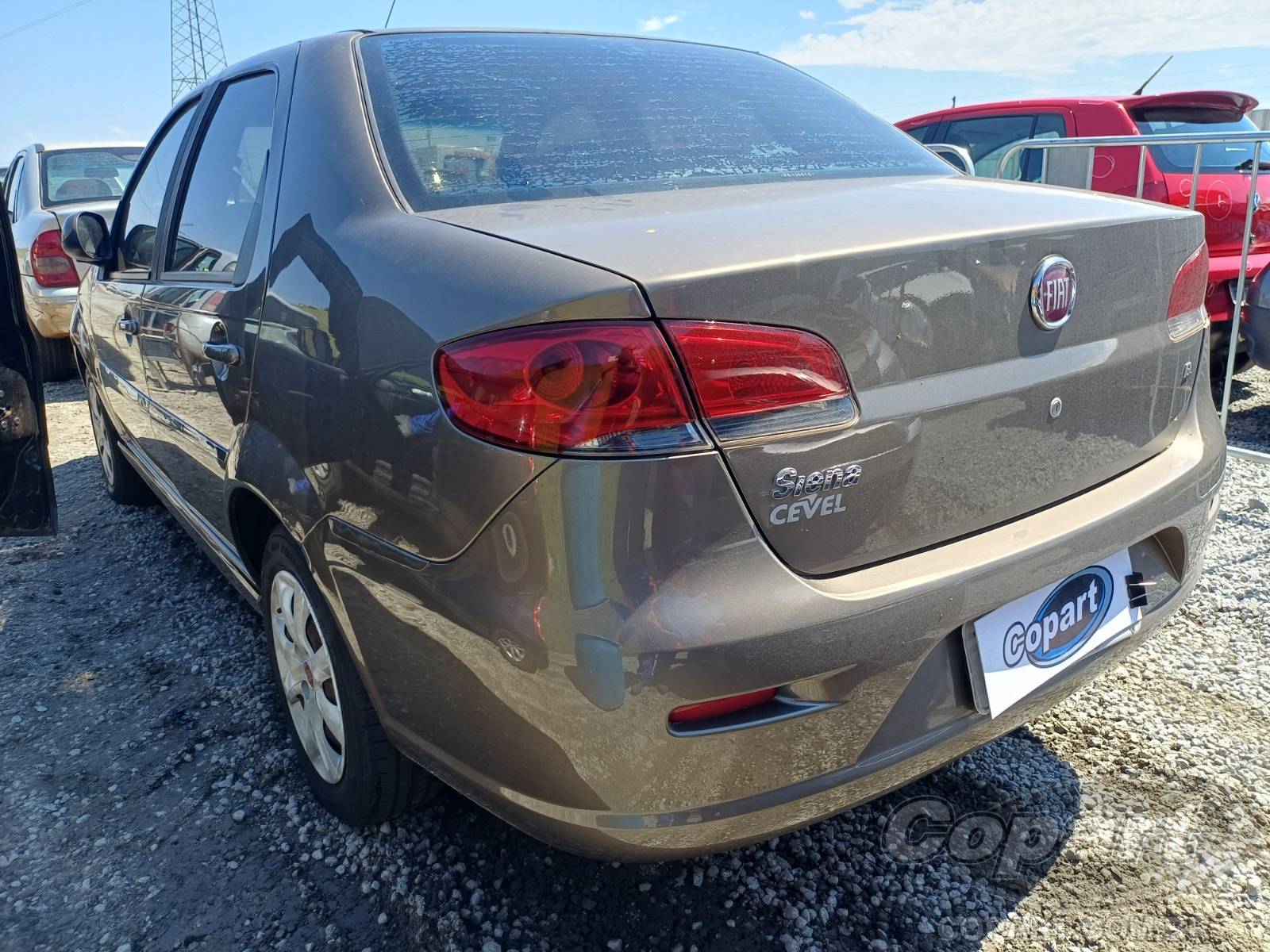 Foto 3: 2015 FIAT SIENA