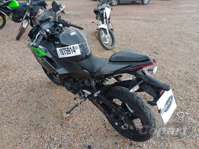 2025 KAWASAKI NINJA 500 