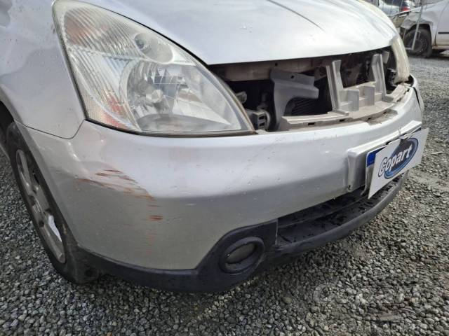 2011 NISSAN LIVINA 