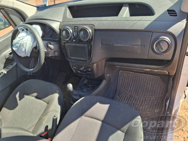 2025 RENAULT KANGOO 