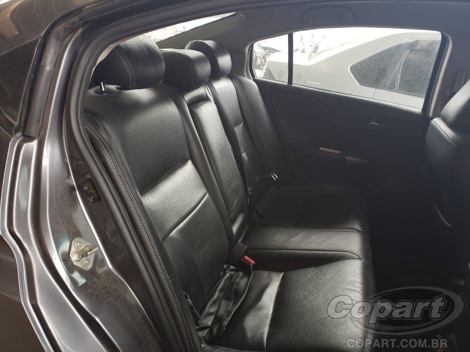 Foto 6 de 10: 2015 HONDA CITY