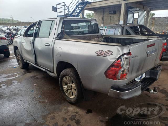 2017 TOYOTA HILUX CD 