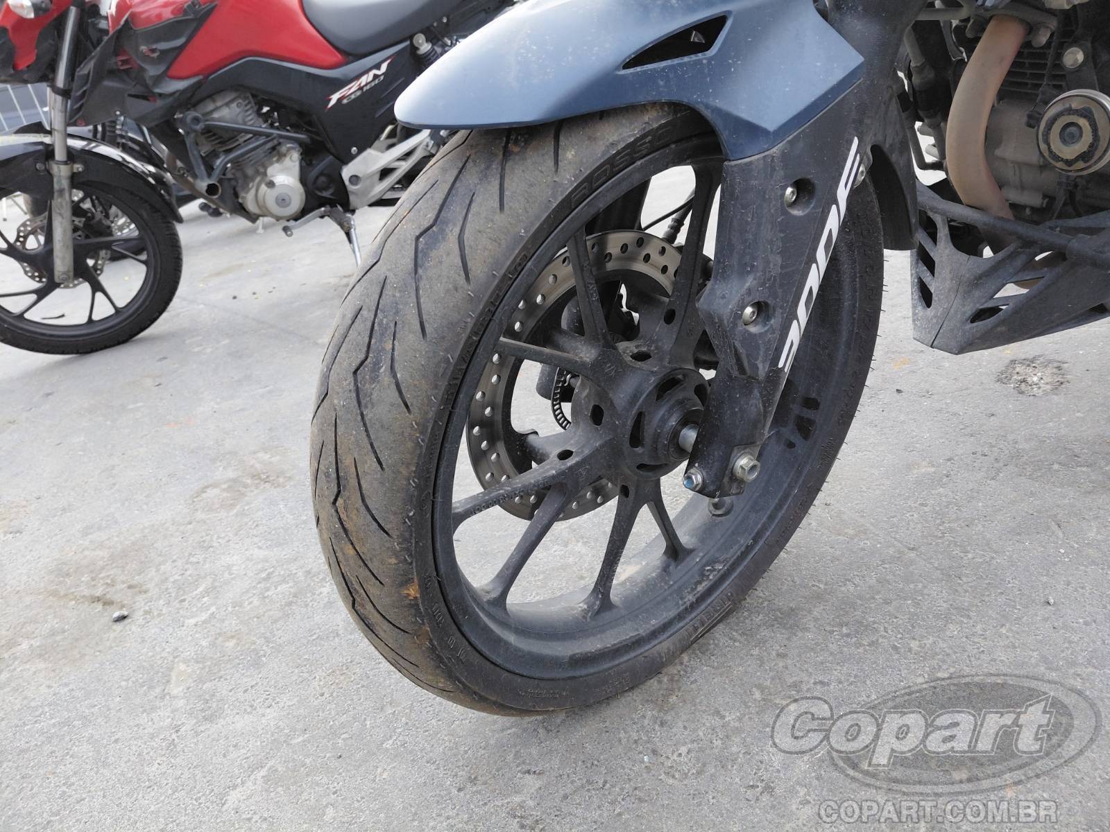 2025 HONDA CB 300F — foto 8 de 10