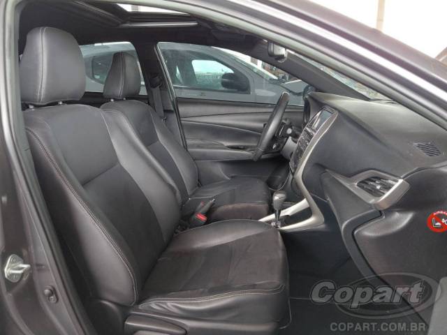 2022 TOYOTA YARIS 
