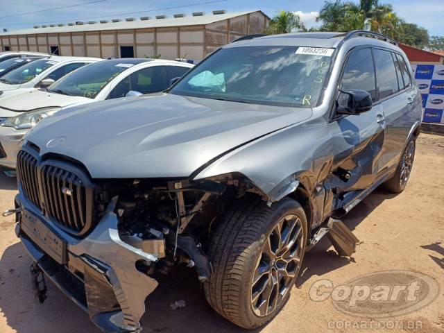 2024 BMW X7 