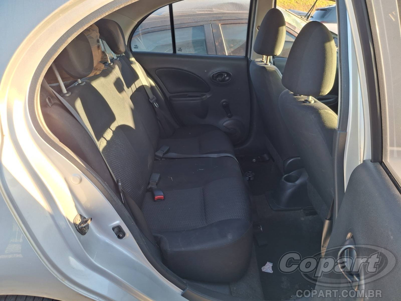 2013 NISSAN MARCH — foto 6 de 10