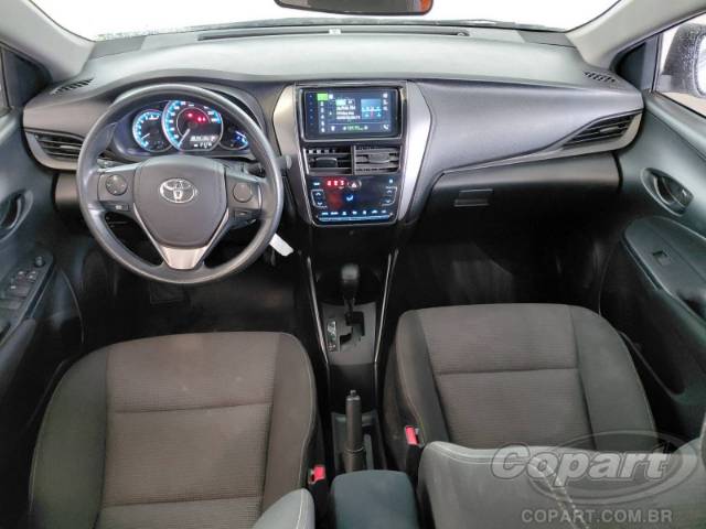 2025 TOYOTA YARIS SEDA 