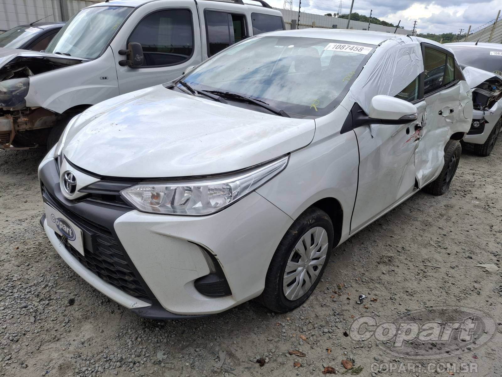 Foto 2: 2023 TOYOTA YARIS
