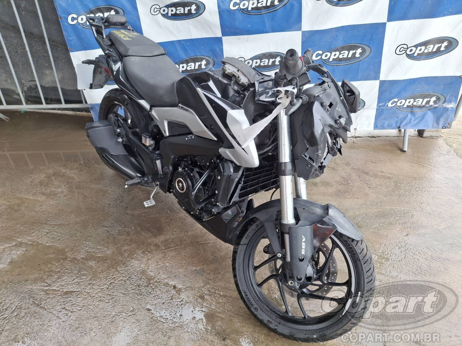 Veículo BAJAJ Dominar Bajaj Dominar D250 DTS-I 2025 2025 em leilão