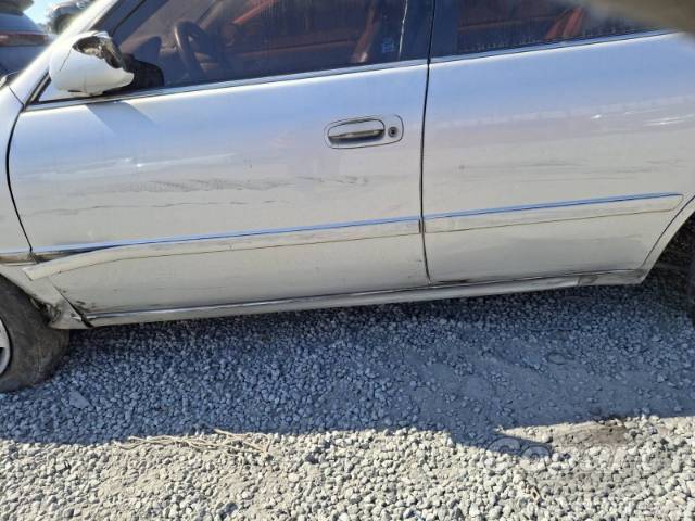 2000 TOYOTA COROLLA 