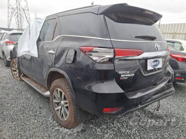 2017 TOYOTA HILUX SW4 