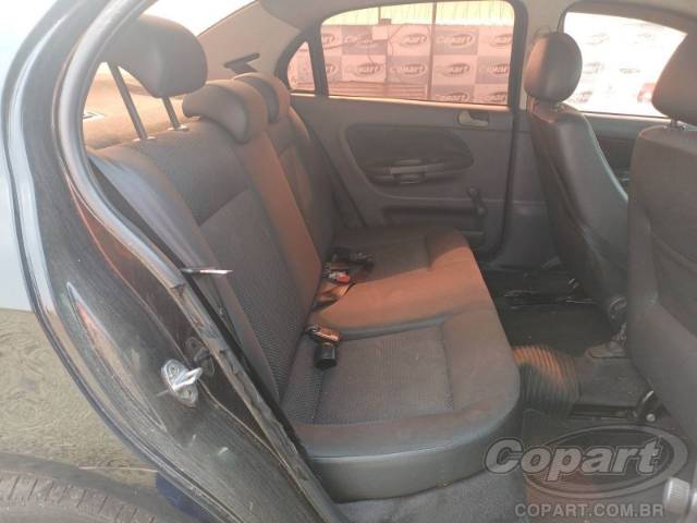 2015 VOLKSWAGEN VOYAGE 