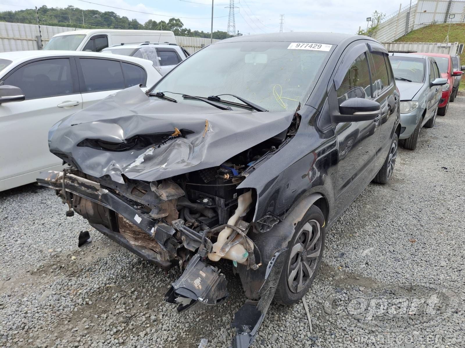 Veículo VW - VolksWagen Fox Volkswagen Fox 1.0 Total Flex 2011 Colisão Média Monta 2011 em leilão