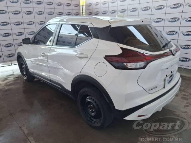 2022 NISSAN KICKS 