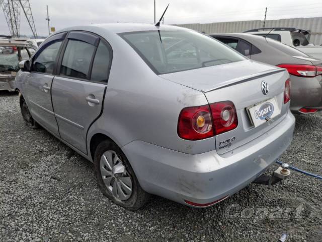 2014 VOLKSWAGEN POLO SEDAN 