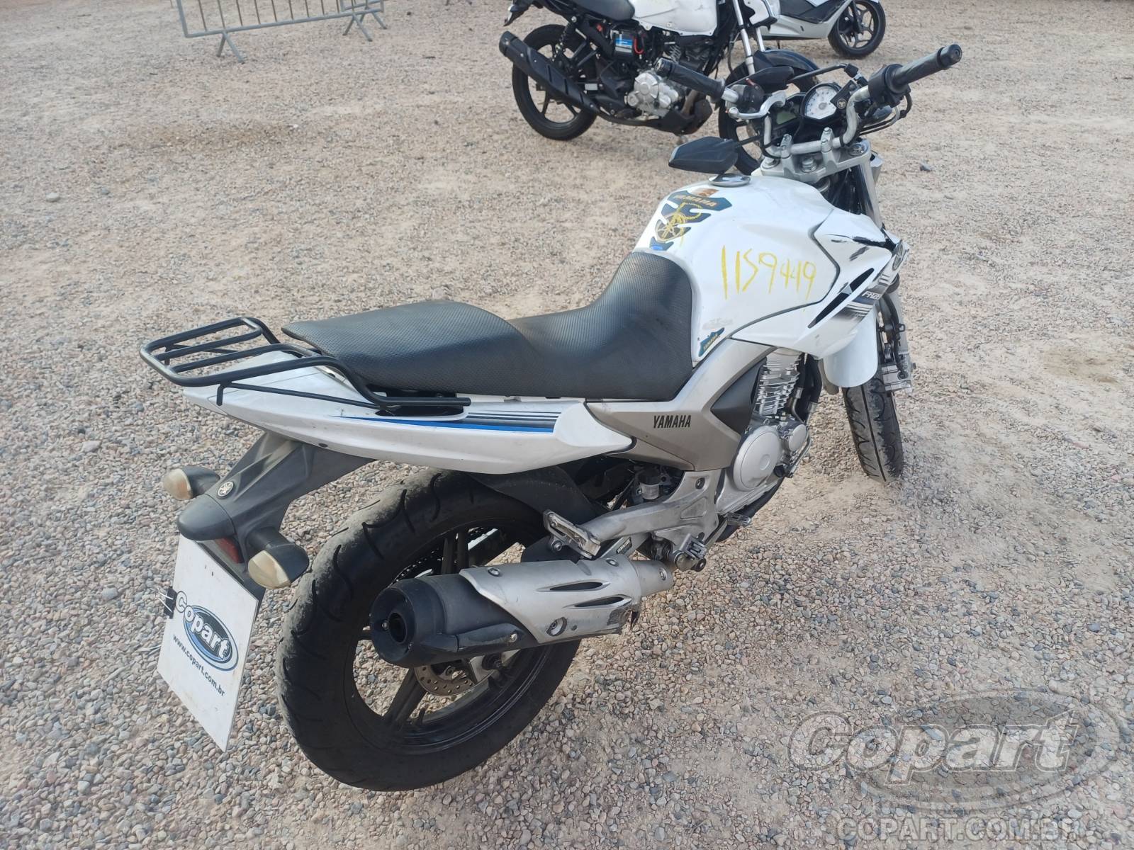 2015 YAMAHA FAZER — foto 4 de 10